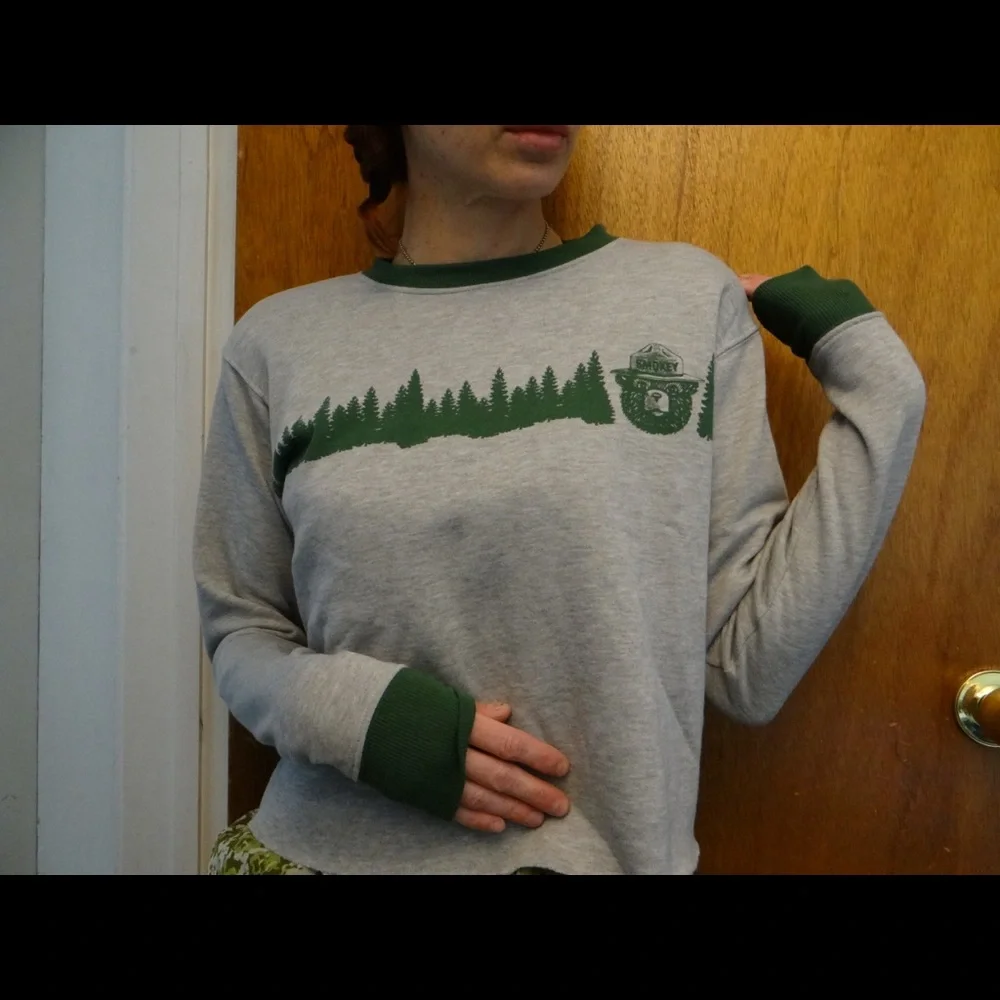 Smokey the bear ringer sweatshirt - Picture 3 of 8